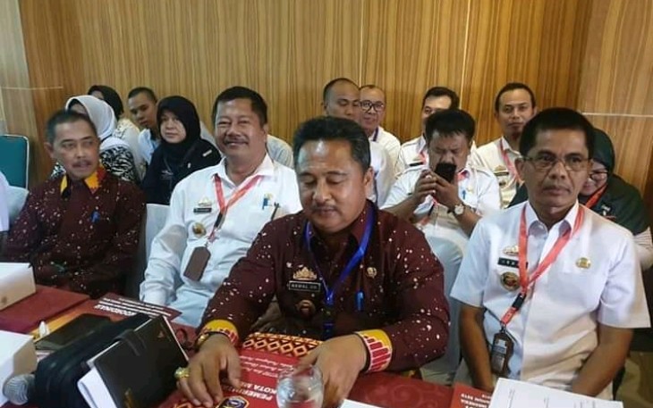 Sekda Lambar Bersama Rombongan dalam acara (Forsesdasi)Provinsi Lampung