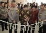 Kapolda Jatim Irjen Pol Imam Sugianto saat pengguntingan pita resmikan Klinik Immunoteraphy Nusantara By Terawan, Senin (29/4)