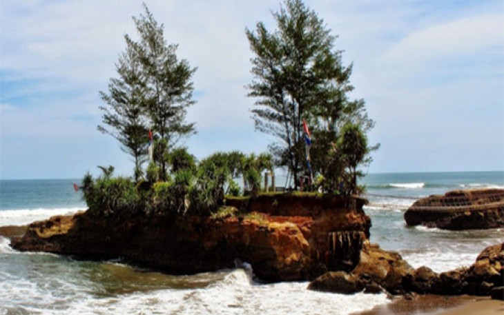 pantai suci