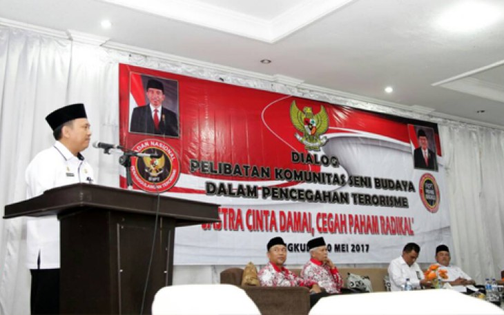 Dialog pelibatan komunitas seni dalam pencegahan terorisme, di Kota Bengkulu, pada Rabu (10/5).  