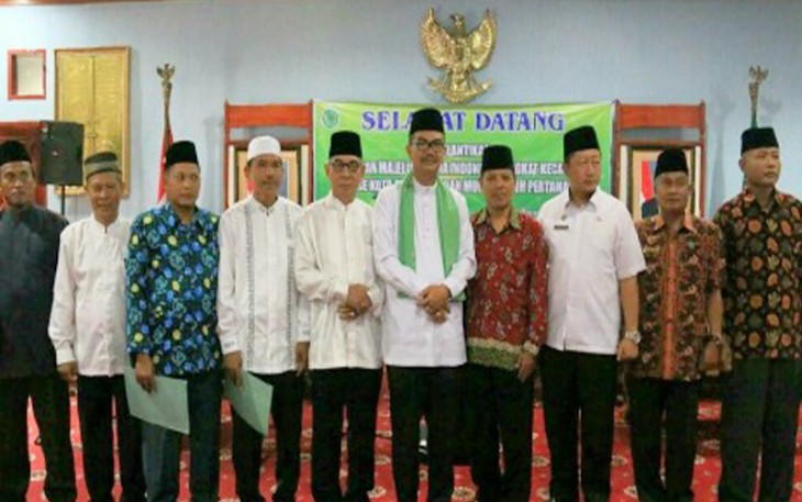 Pelantikan MUI Kecamatan se-Kota Bengkulu di Balai Kota, Kota Bengkulu, Rabu (24/5) 