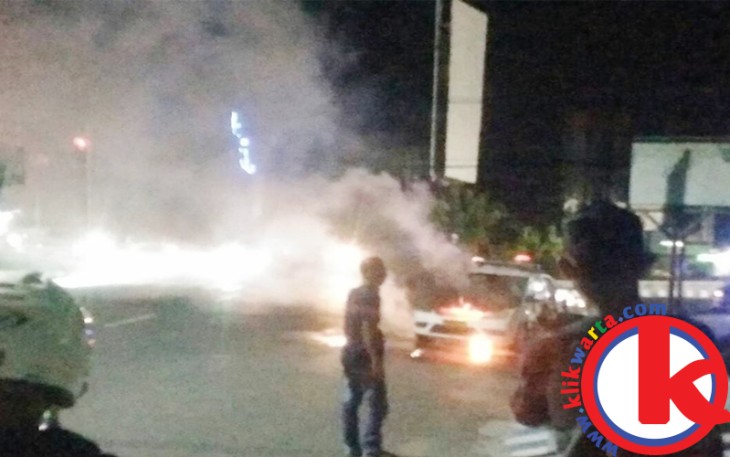 Mobil Patwal polisi saat terbakar