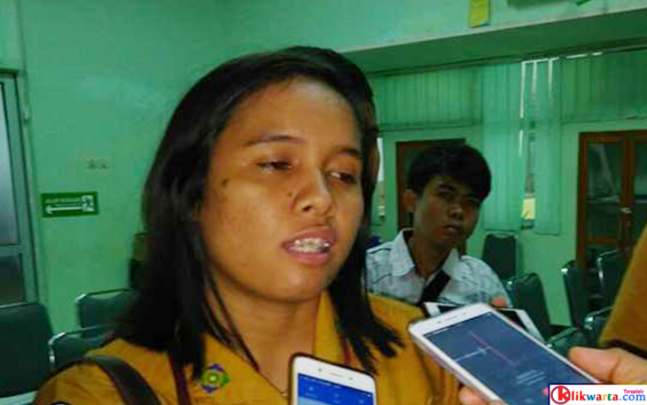 Melisa Rika dari Bidang Penjaminan Manfaat Rujukan BPJS Kesehatan saat diwawancarai awak media, Jumat (11/08/2017) di RSUD M Yunus.