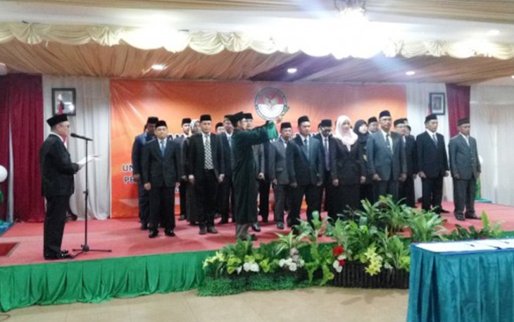 Badan Pengawas Pemilu (Bawaslu) Provinsi Bengkulu melantik dan mengambil sumpah puluhan  anggota panitia pengawas Pemilu (Panwaslu) kota/kabupaten se- Provinsi Bengkulu, di Hotel Raffles City, Kota Bengkulu, Jumat (25/08/2017)