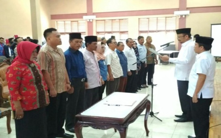 Pengukuhan Kelompok Keluarga Sadar Hukum (Kadarkum), di Rabu pagi (25/10/2017) di Gedung Gunung Bungkuk, Kantor Walikota, Bentiring