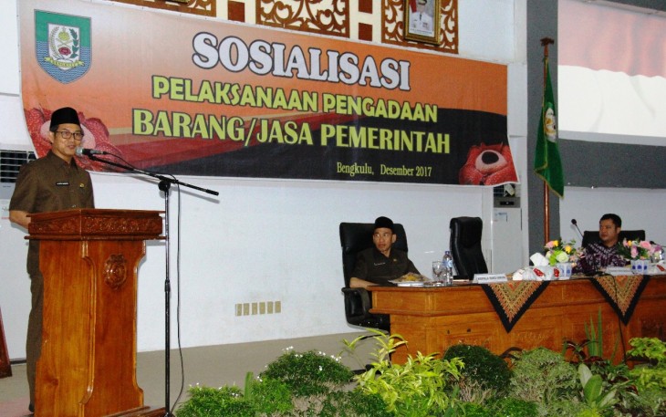 Sosialisasi Pengadaan Barang dan jasa Asisten III Setda Provinsi Bengkulu Gotri Suyanto Membuka Secara Resmi Acara