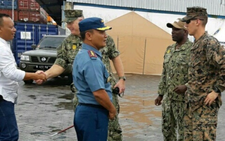 Menyambut tentara asing dalam kegiatan latihan bersama Pacific Partnership 2018, Jumat (30/03/2018)
