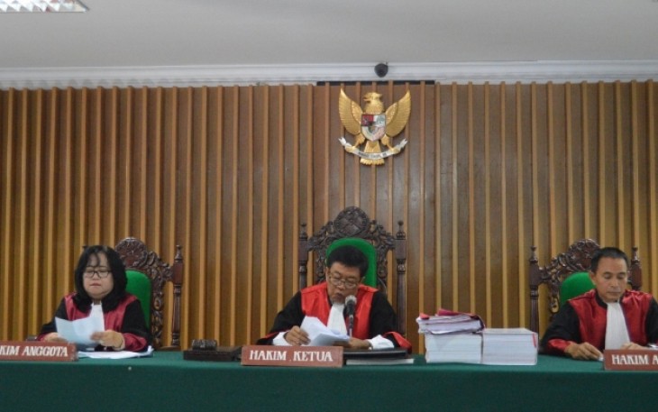 Pembacaan putusan banding Ridwan Mukti dan Lily Martiani Maddari di Pengadilan Tinggi Bengkulu