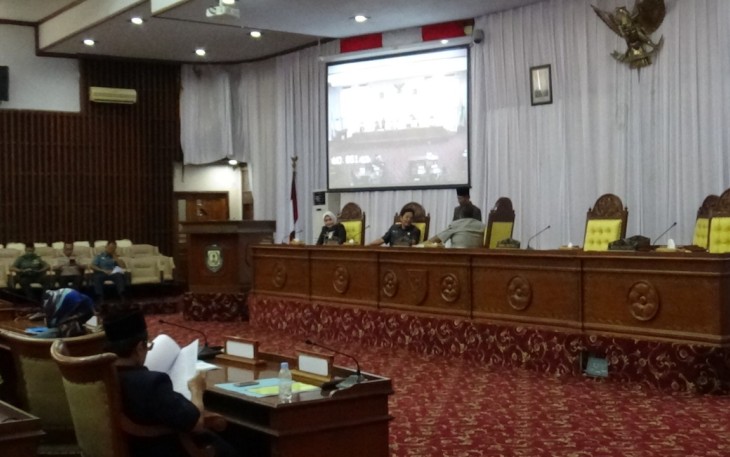 Asisten II Setda Provinsi Bengkulu Yuliswani, menghadiri Rapat Paripurna DPRD Provinsi Bengkulu yang ke- 6 masa persidangan ke -1 tahun sidang 2018.
