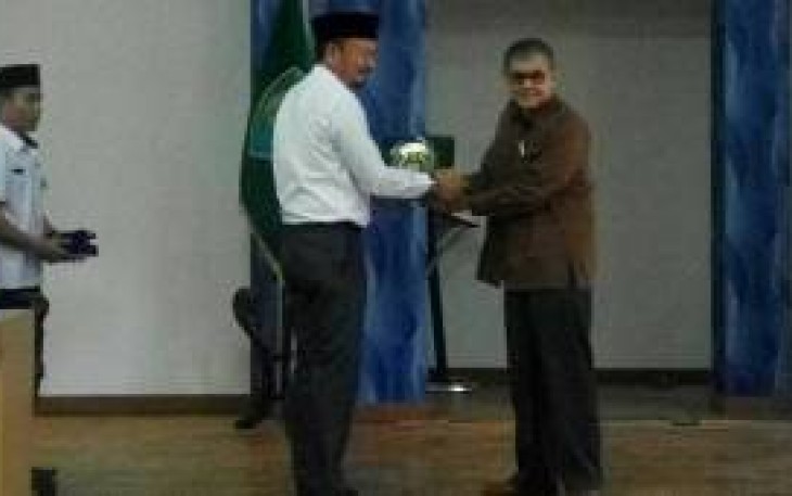 Sekretaris Daerah Kota Bengkulu Marjon Dan Dosen Pembimbing PKL STIS Dedi Walujadi 