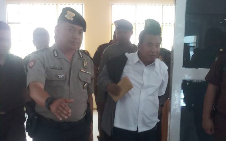 Bando Amin saat gelandang ke Lapas Curup oleh petugas