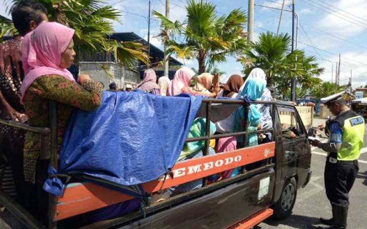 Kendaraan Bak Terbuka Bawa Penumpang Langsung Ditilang