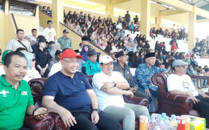 Menteri Desa, PDTT Eko Putro Sandjojo saat membuka Liga Santri Nusantara di Stadion Semarak Kota Bengkulu