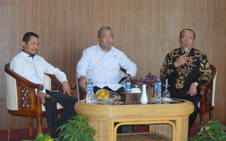 Menteri Desa, Pembangunan Daerah Tertinggal dan Transmigrasi, Eko Putro Sandjojo saat  gelar silaturahmi dan dialog bersama Partai Kebangkitan Bangsa (PKB) dengan para pimpinan awak media di Bengkulu, Sabtu (04/08/2018) di Hotel Horizon Bengkulu. 