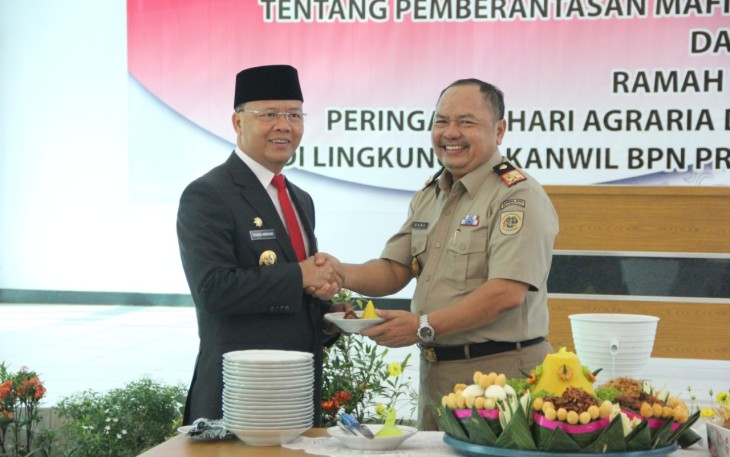 -Plt. Gubernur Bengkulu Rohidin Mersyah menjadi Inspektur Upacara Peringatan Hari Agraria dan Tata Ruang Nasional Tahun 2018