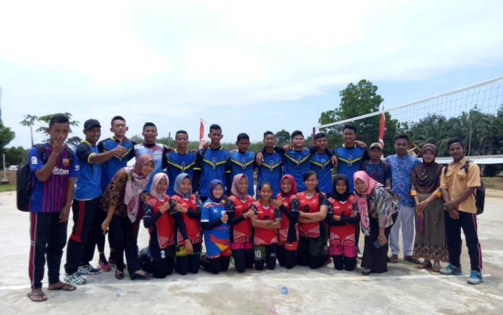 Foto bersama Tim Voli Putra dan Putri SMK N 4 Bengkulu Utara