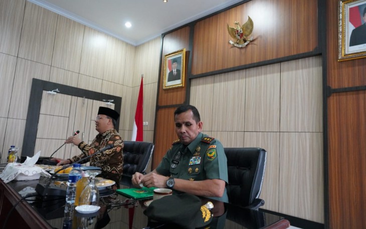 Pangdam II Sriwijaya bersama Plt Gubernur Bengkulu.