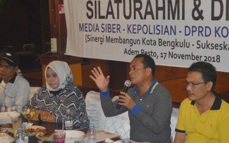 Kapolda Bengkulu Brigjen Pol Drs. Coki Manurung, SH., M.Hum saat memberi arahan dalam acara silaturahmi dan diskusi bersama SMSI dan DPRD Kota Bengkulu