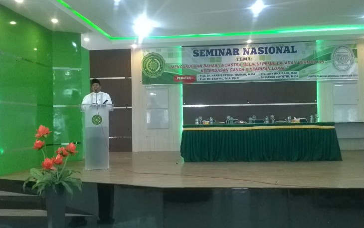 Rektor Universitas Muhammadiayah Bengkulu Ahmad Dasan Membuka Seminar Nasional