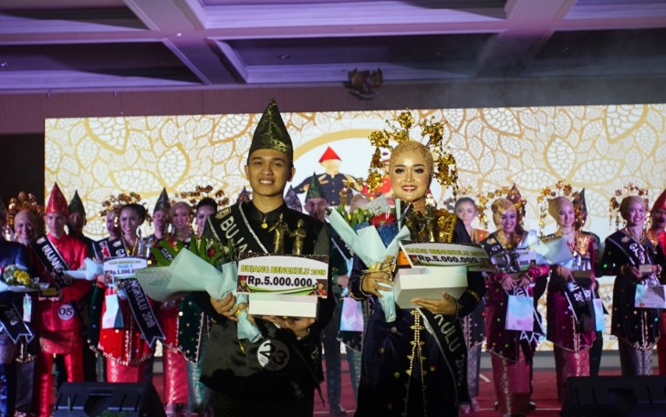 Soni Kurniawan dan Pretty K. Riyuztiara, dinobatkan sebagai Bujang Gadis Bengkulu 2018