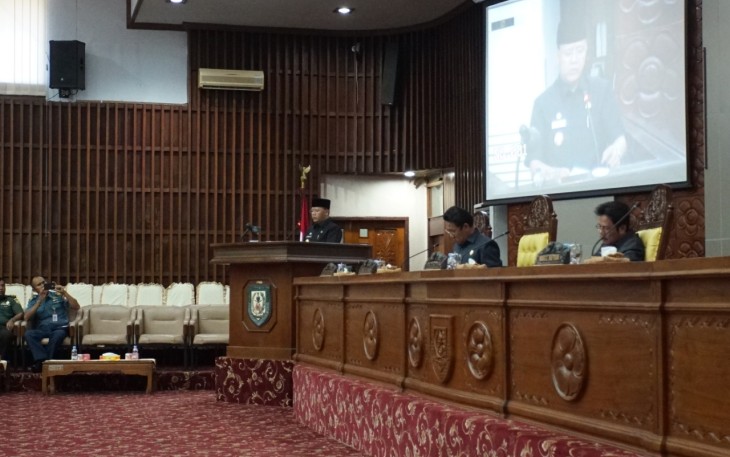 Plt Gubernur Bengkulu Rohidin Mersyah Memebacakan Nota Penjelasan Gubernur Bengkulu Dalam Rapat Paripurna  ke – 16 Masa Persidangan ke – III Tahun Sidang 2018