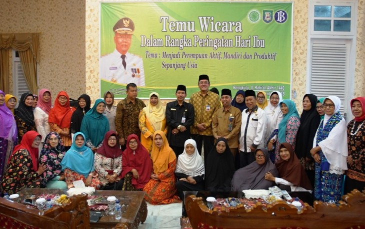 Foto bersama usai acara