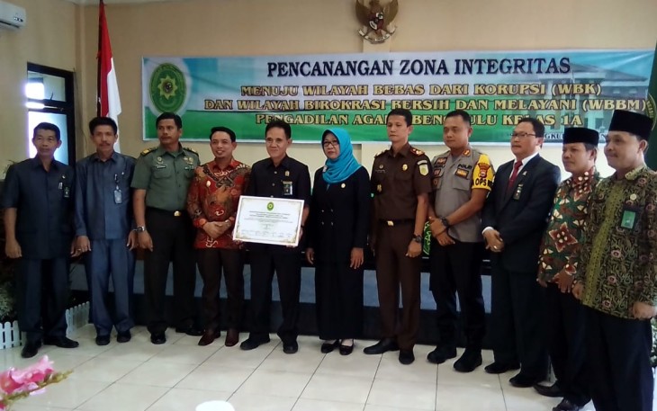 Foto bersama usai acara 
