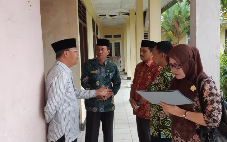 Mengecek bangunan yang rencananya menjadi Lokasi Kantor Dinas Pertanian