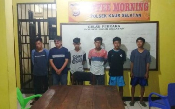 Enam pelajar yang diamankan