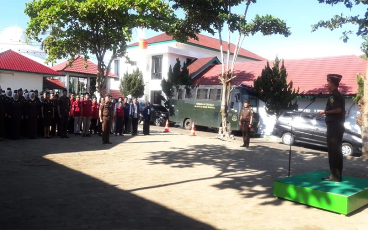 Kejari Bengkulu saat gelar apel pagi, Senin (11/02/2019)
