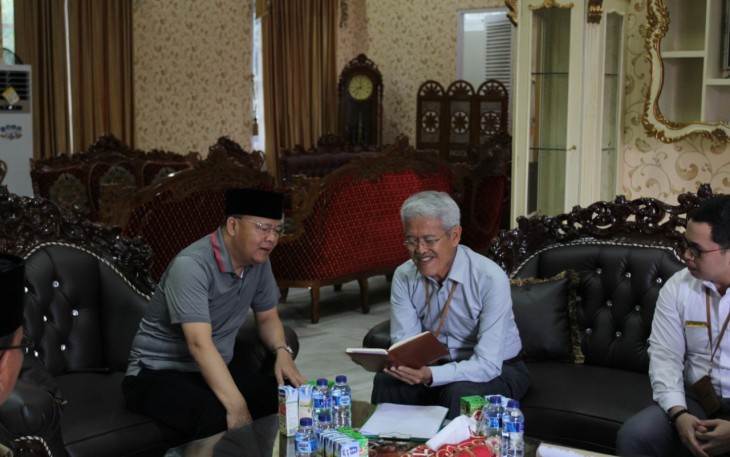 Gubernur Bengkulu Rohidin Mersyah menerima audensi Manager Proyek Divisi Tol PT. Hutama Karya Hasan Turcahyo di rumah dinas Wakil Gubernur 