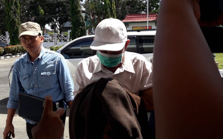 Terpidana M Taufik (Tengah) saat dibawa ke Kejati Bengkulu