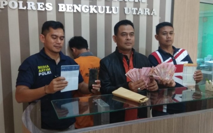 Polres Bengkulu Utara saat press release OTT oknum kades