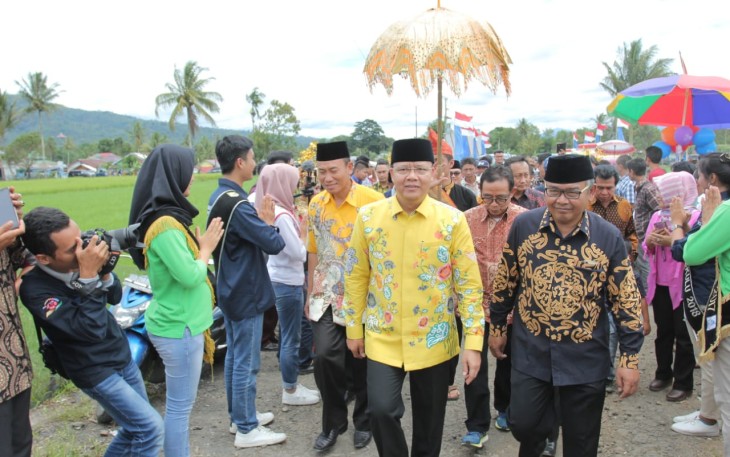 Gubernur Bengkulu Rohidin Mersyah resmikan Kampung Qur'an dan kampung inggris rafflesia di rimbo recap Rejang Lebong
