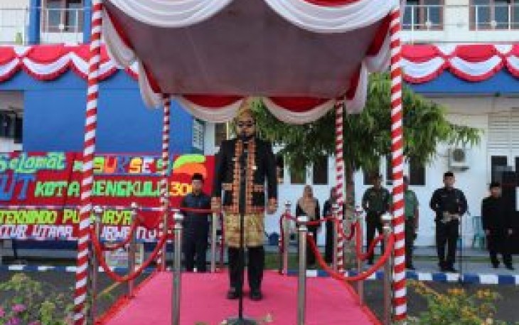 Wali Kota Bengkulu Helmi Hasan  