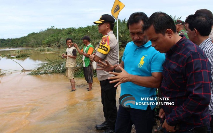 Bupati Bengkulu Tengah Ferry Ramli Tinjau Lokasi Banjir 
