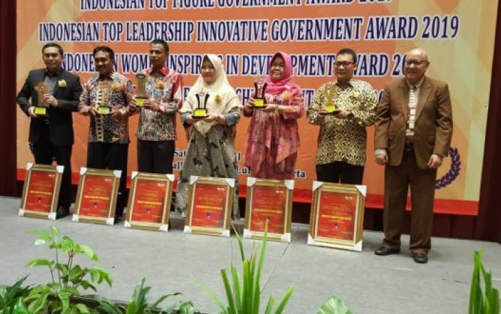 Kepala Dinas Kesehatan Kota Bengkulu  Susilawaty Peroleh Penghargaan Indonesian Women Inspiring in Development Award 2019