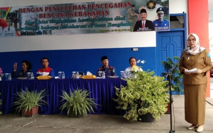 Staf Ahli Walikota Bengkulu Bidang Pemerintahan Matriyani Membuka Kegiatan Penyuluhan 