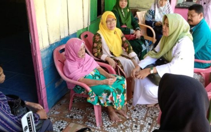 Direktur RSHD Kota Bengkulu dr Lista Cherylviera Dampingi Nenek Maini 