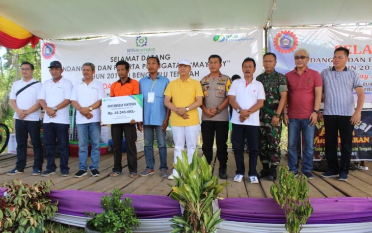 Bupati Bengkulu Tengah Ferry Ramli Foto Bersama 