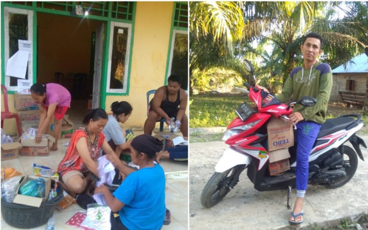 Warga Menerima Bantuan 