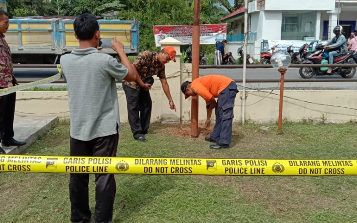 Lokasi Kemunculan Asap Di Pasang Garis Polisi