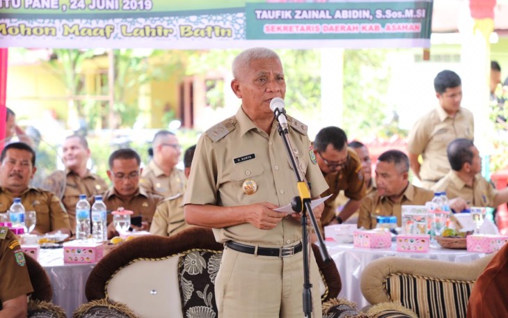 Please Bupati Asahan Surya
