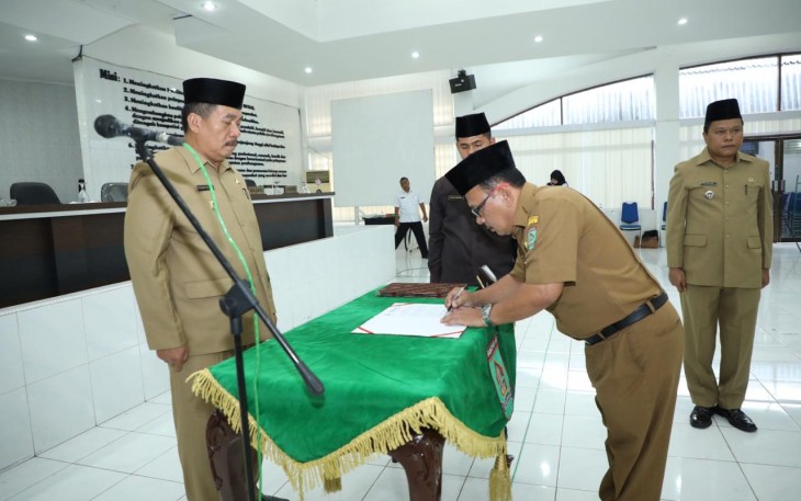 Pelantukan Pejabat Fungsional di Lingkungan Dinas Kesehatan Oleh Sekretaris Daerah Kabupaten Asahan Taufik Zainal Abidin