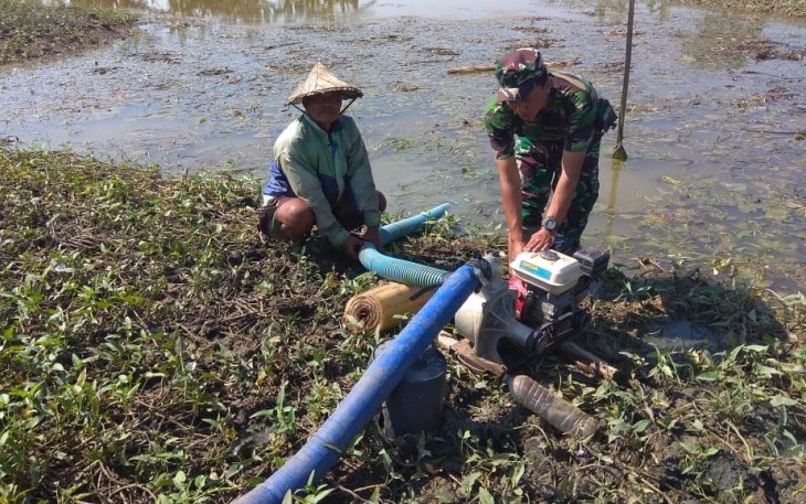 TNI Satgas TMMD Juga Bantu Warga Atasi Kekeringan