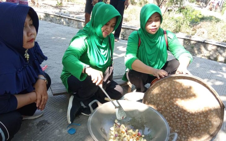 Masakan Bu Dandim Pendorong Semangat Satgas TMMD