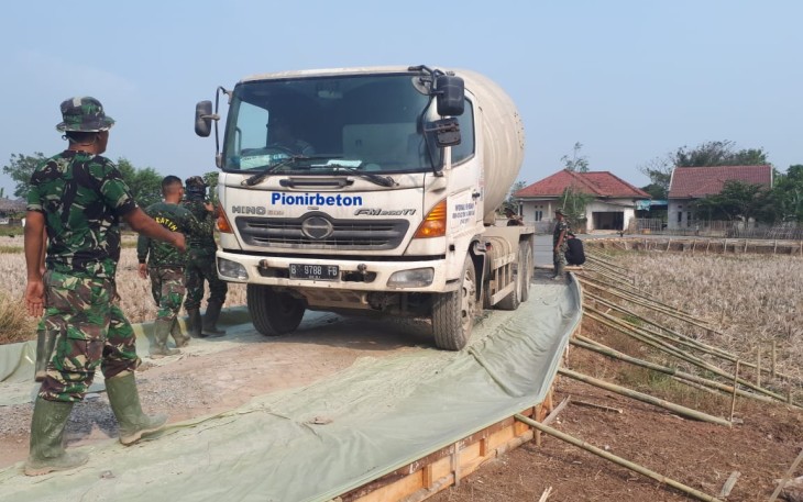 Satgas TMMD Kronjo Tetap Bersemangat