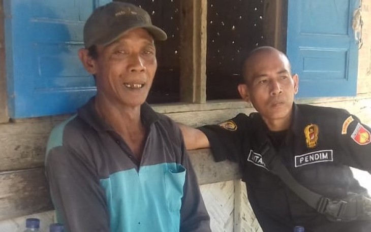 Tayum saat bersama Serma Agus dilokasi TMMD 105 Desa Jatimulya Kecamatan Suradadi Kabupaten Tegal