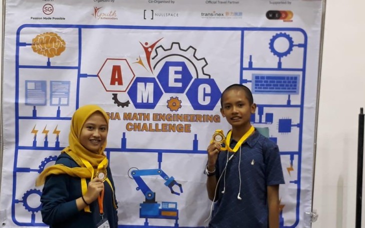 Siswa SMP Labshcool Unesa Lidah Wetan Kecamatan Lakarsantri Kota Surabaya Yang Berprestasi 