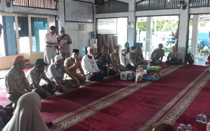 Wakil Wali Kota Bengkulu Dedy Wahyudi Salurkan Bantuan Kepada Korban Kebakaran Bumi Ayu